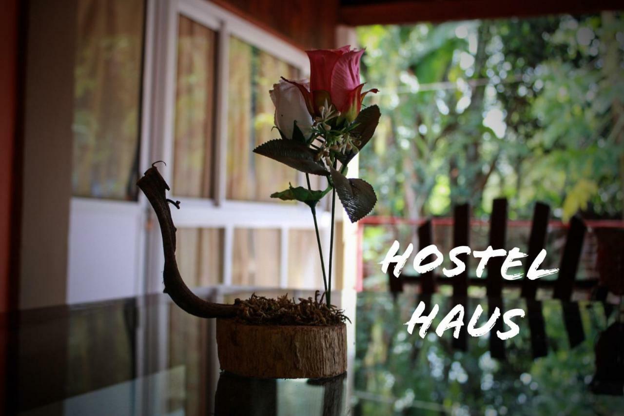 Hostel Haus Puerto Iguazú Buitenkant foto